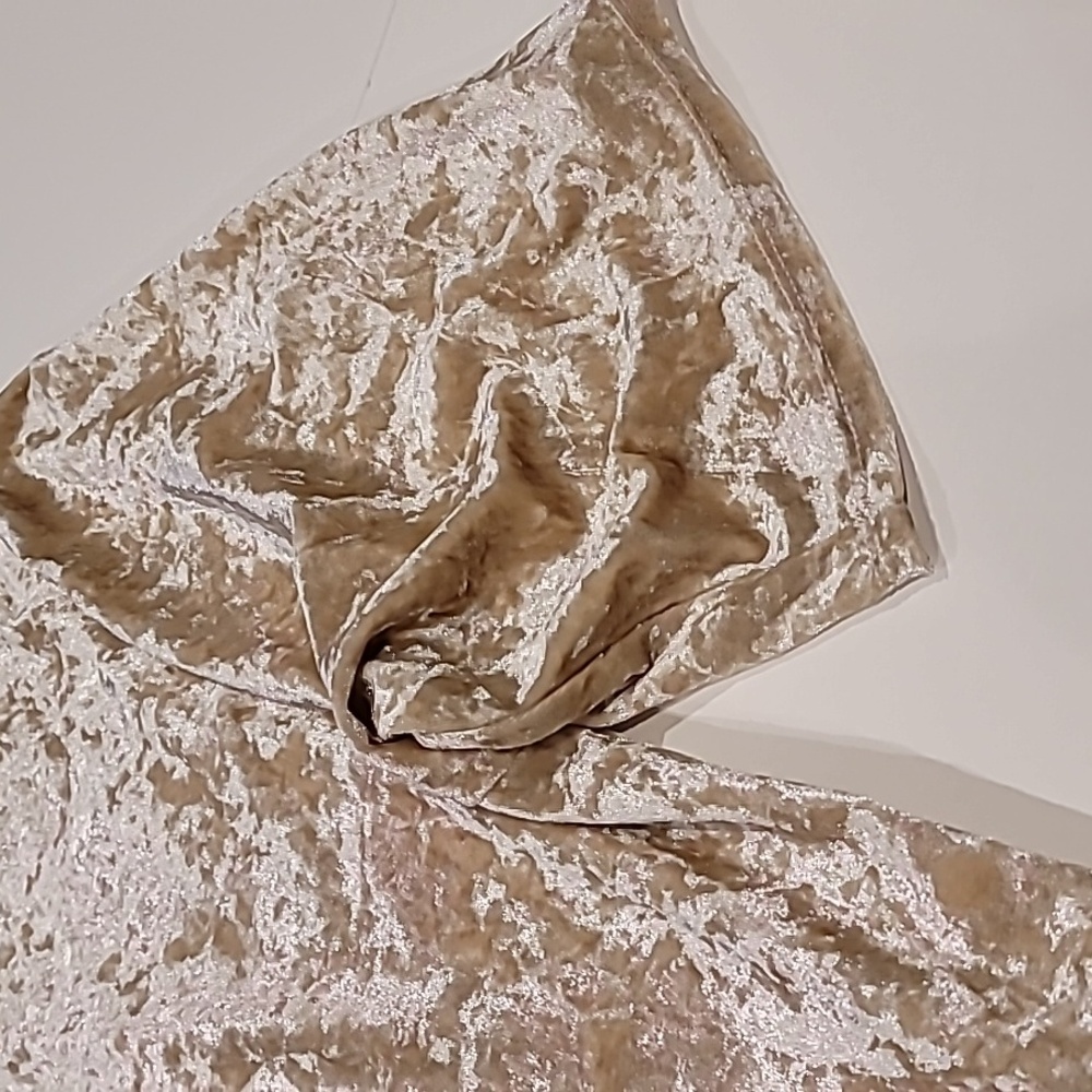 Forever 21 Crushed Velvet Short Sleeve Hoodie Top Cream Medium - Picture 7 of 14